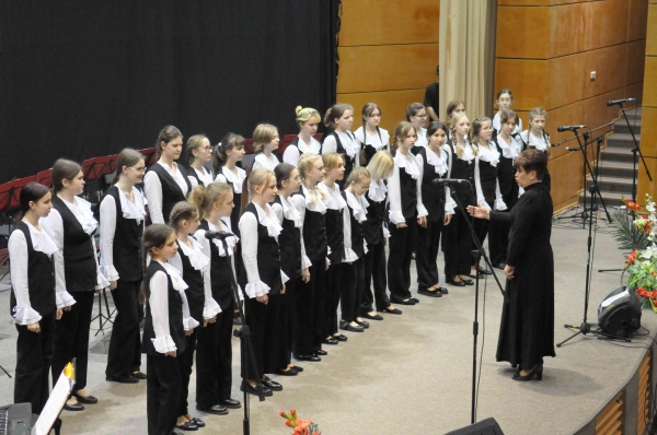 Пасхальный фестиваль хоров провели в Конькобежном центре "Коломна"