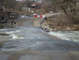 Паводок в Луховицком районе Подмосковья привел к ограничению движению транспорта