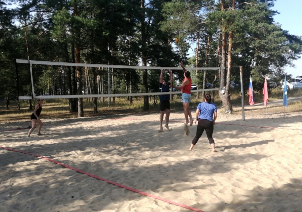 Луховичане соревновались в пляжном волейболе