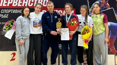 Коломенские спортсменки взяли золото и серебро на всероссийском турнире по вольной борьбе