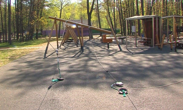 На детской игровой площадке в парке Мира сломалась конструкция 