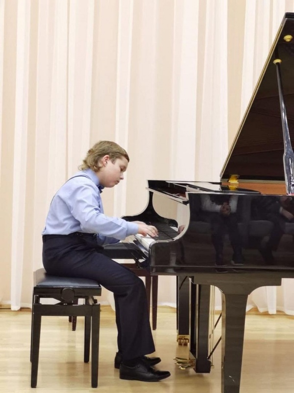Юный пианист из Озёр стал лауреатом всероссийского конкурса