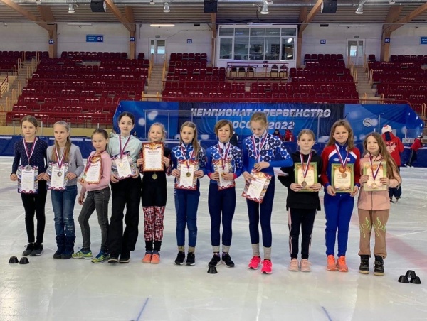 Юные конькобежцы приехали из Саранска с медалями