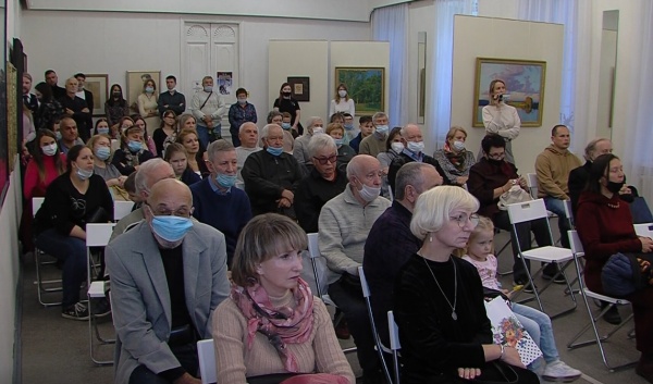 В Доме Озерова открылась выставка коломенского художника Евгения Гринина