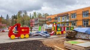 Завершается благоустройство территории строящегося детского сада в Луховицах