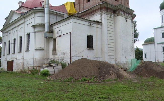 Археологи исследуют территорию сквера «Блюдечко»