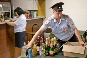Около 2 тысяч литров алкоголя было изъято луховицкими полицейскими в 2016 году