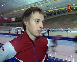 Конькобежец Михаил Казелин завоевал 3 медали на юниорском Кубке Мира 