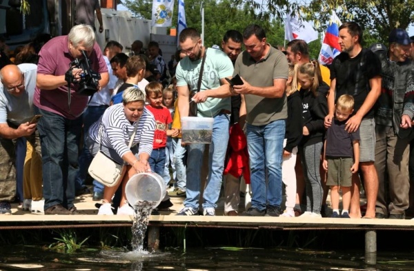 Ещё восемь тысяч мальков стерляди пополнят рыбные запасы реки Осётр 