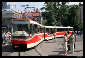 Изготовленный в Коломне вагон модели "КМ" представили на параде трамваев