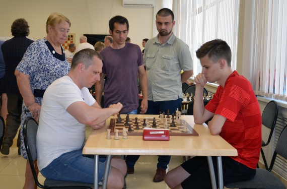 Во дворце спорта в Зарайске прошли шахматные баталии