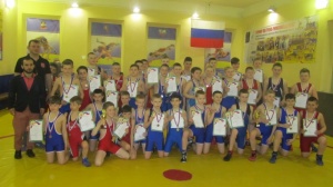 Коломенские борцы завоевали 6 золотых наград открытого юношеского турнира