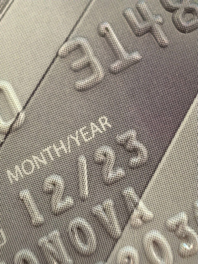 Банки блокируют клиентов при переводе большой суммы денег