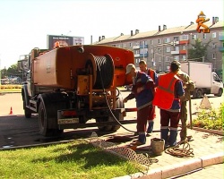 Нелегкая работа: коммунальщики ведут борьбу за чистоту города