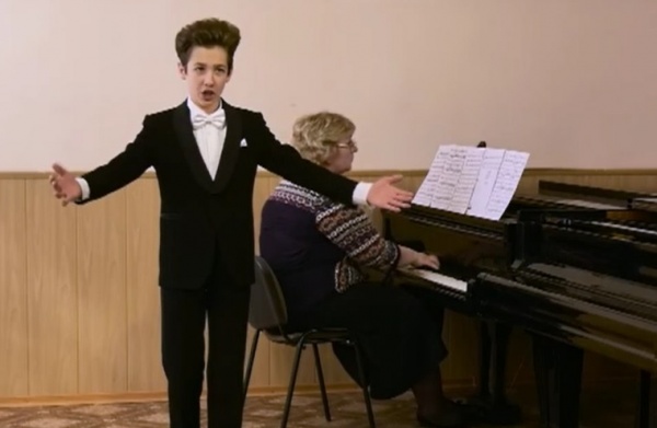 Юный коломенский вокалист покорил сердца жюри конкурса в Санкт-Петербурге