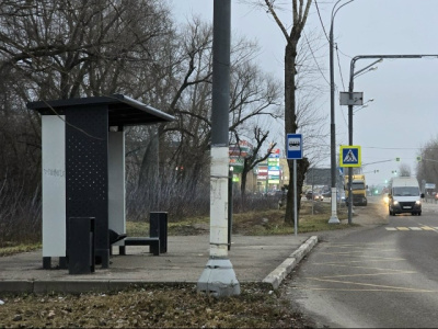 В Радужном установили новые автобусные остановки