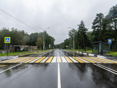 Водителям и пешеходам советуют быть осторожнее из-за раннего наступления темноты