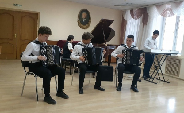 Луховичане приняли участие в V Международном конкурсе исполнителей на баяне, аккордеоне и гармонике