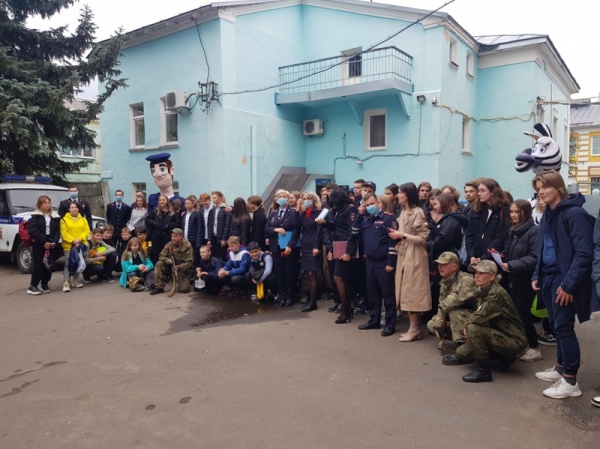 Коломенские полицейские провели день открытых дверей для старшеклассников