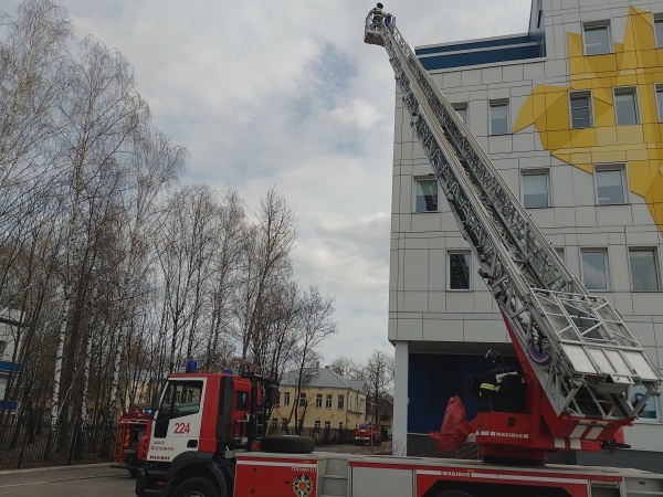 Пожарные учения провели в Коломенском перинатальном центре