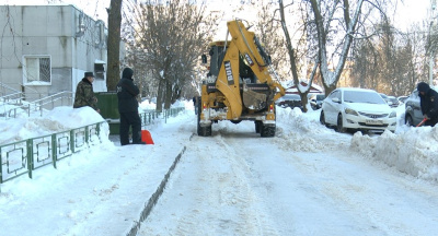 Снега ещё много
