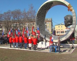В День космонавтики коломенцы пришли к памятнику Юрия Гагарина