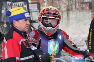Луховичанин Сергей Макаров вышел в финал личного чемпионата России по мотогонкам на льду
