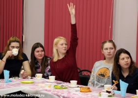 Учащиеся колледжей встретились с настоятелем Богоявленского храма 