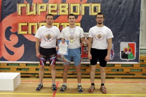 Коломенец стал победителем соревнований по гиревому спорту на Кубок Москвы