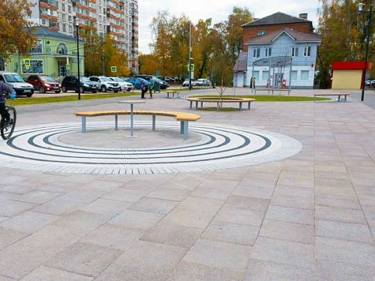 На площади Коммунистической в Озёрах парковка станет платной