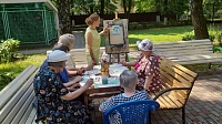 В доме-интернате для престарелых и инвалидов состоялся мастер-класс "Все краски лета"
