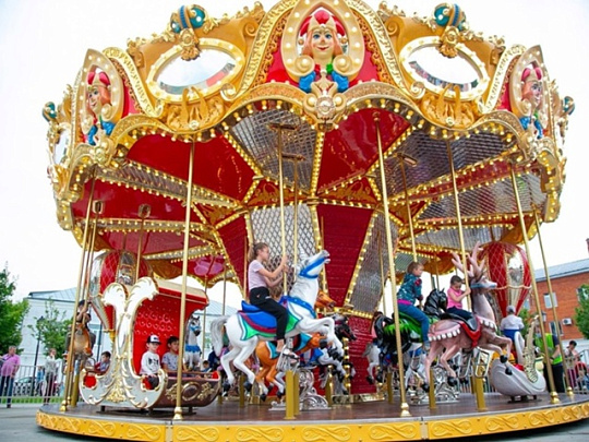 В Коломне после технического перерыва снова заработала карусель "Сказка"