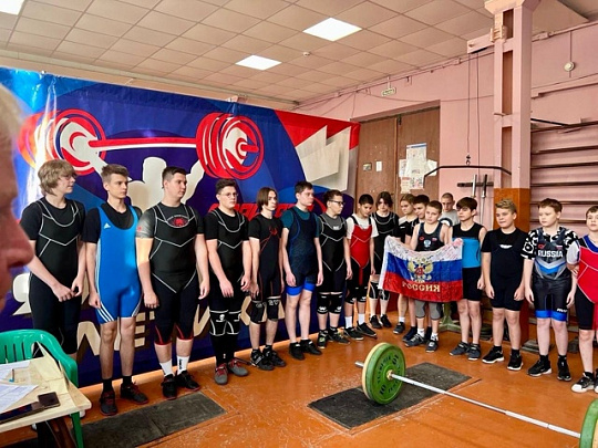 Коломенцы приняли участие в турнире по тяжёлой атлетике