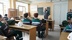 Филиал «ВМУ» организовал экскурсию для старшеклассников