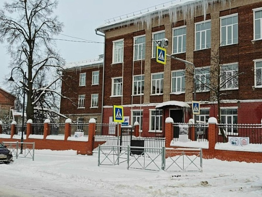 Работы по капитальному ремонту учебного корпуса школы № 14 продолжаются