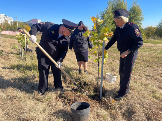 В Коломне полицейские присоединились к акции &quot;Лес Победы&quot;