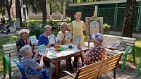 В доме-интернате для престарелых и инвалидов состоялся мастер-класс "Все краски лета"