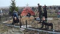 Поисковики отряда "Суворов" благоустраивают воинские захоронения