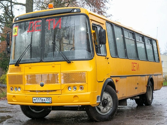 Учеников младших классов Емельяновской школы на учёбу будет доставлять новый автобус