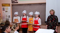 Озерские школьники постигают основы кулинарии