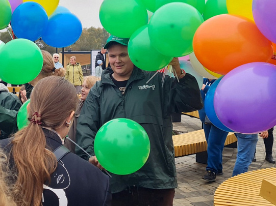 Дед Мороз спешит на праздник в парк Воробьёва! 