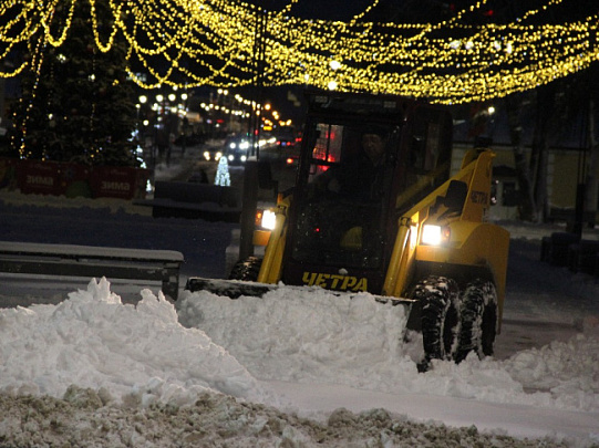В Егорьевске продолжается масштабная уборка снега 