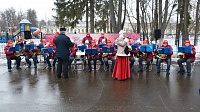 Духовой оркестр Коломенской филармонии подарил женщинам праздник