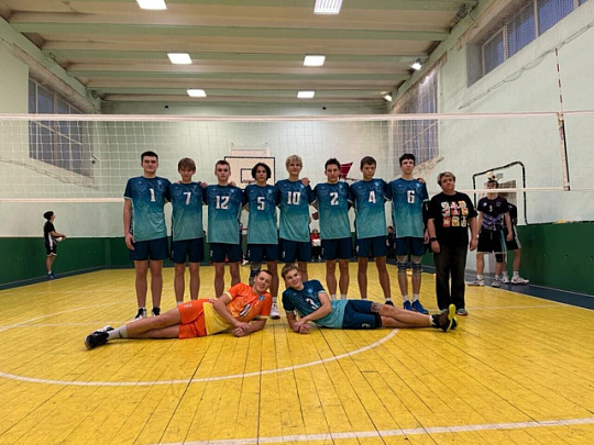 Коломенцы приняли участие в турнире по волейболу