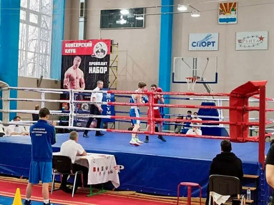 Коломенец победил в соревнованиях по боксу 