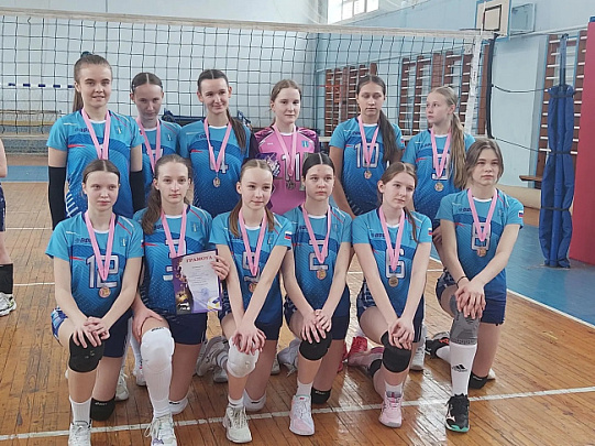 Коломчанки приняли участие в турнире по волейболу