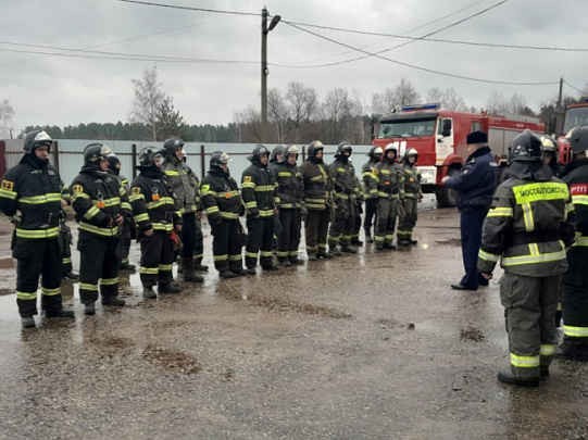 Эффективные действия при пожаре на производстве в посёлке Белоомут