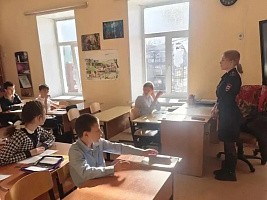 В Коломне инспектор по делам несовершеннолетних провела профилактические беседы со школьниками