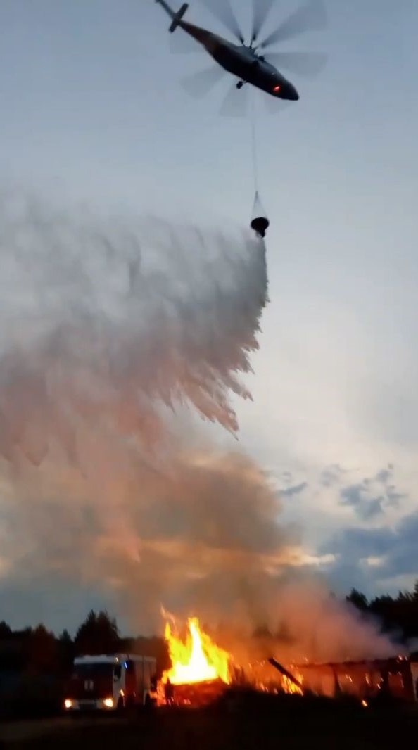 На тушении пожара в Егорьевске задействовали вертолёт
