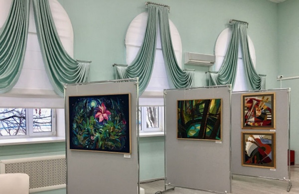 В Зарайске открыли выставку текстильных картин